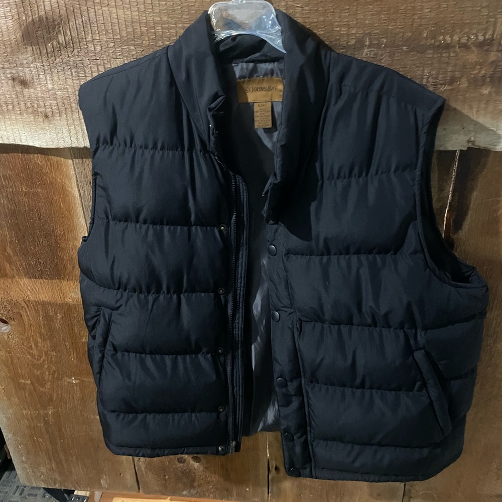 St. John's Bay Men's Dark Puffer Vest
